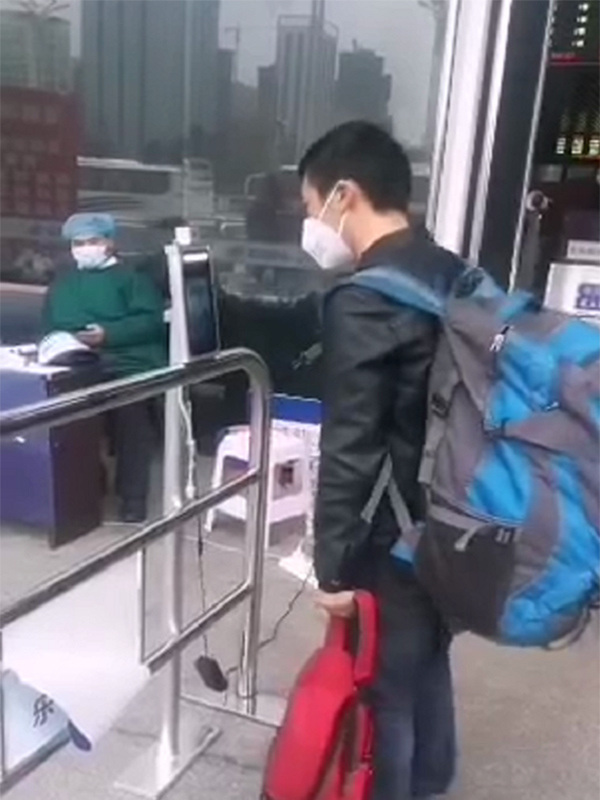 優(yōu)卡特人臉識(shí)別測(cè)溫儀口罩識(shí)別現(xiàn)場(chǎng)